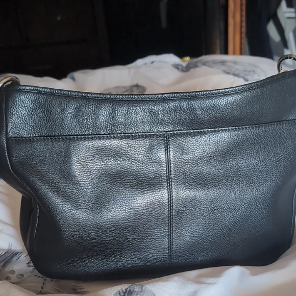 Harley-Davidson Black Leather Shoulder Bag with Chain Strap - Picture 3 of 15